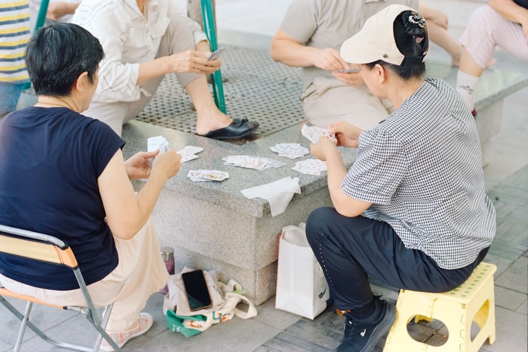 秀恩爱的朋友圈越来越少了 不是爱情变淡，是咱们更懂“爱”了